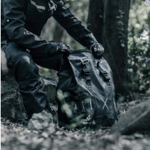 Satteltasche schwarz 2X30L Shad Inhalt 2 Stück TR30
